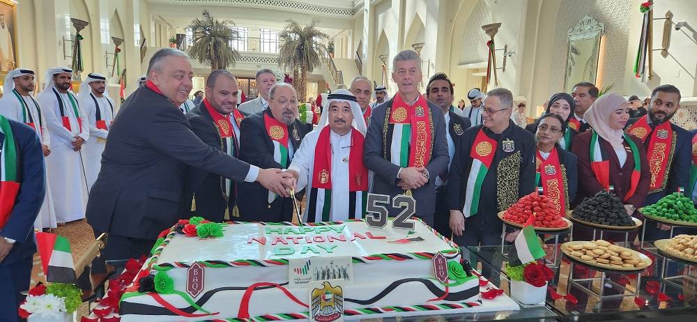 فندق باب القصر يحتفل بعيد الاتحاد 52