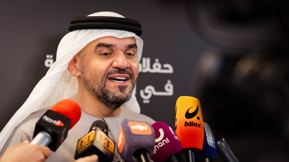 حسين الجسمي يرفع سقف الإبهار وحب الوطن بأداء النشيد  الوطني الإماراتي على البيانو
