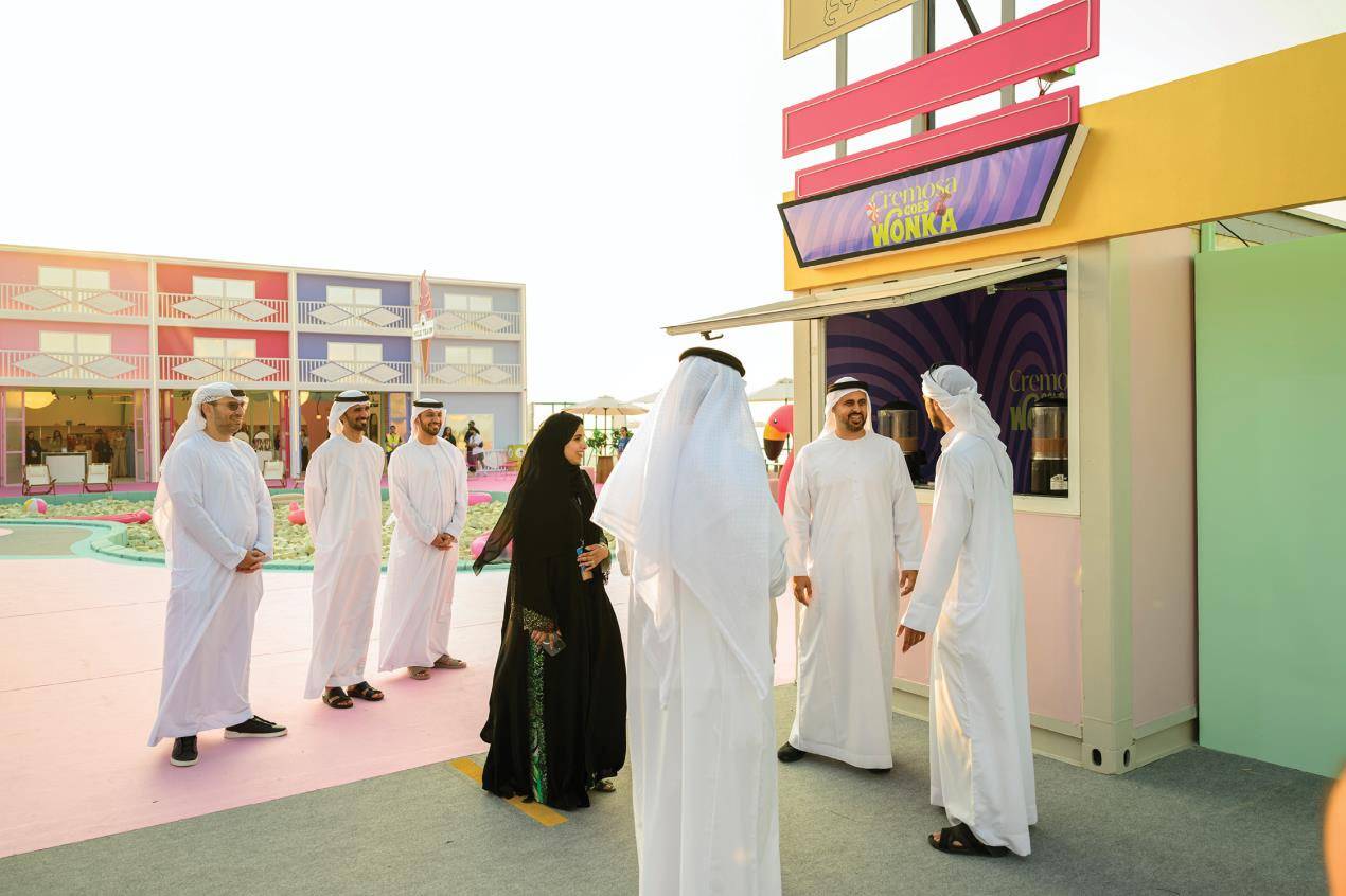 ذياب بن محمد بن زايد يشهد جانباً من فعاليات الدورة السابعة لمهرجان أم الإمارات على كورنيش أبوظبي