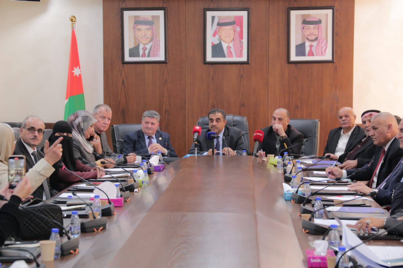فلسطين النيابية تلتقي أعضاء هيئات جمعية عون الثقافية الوطنية