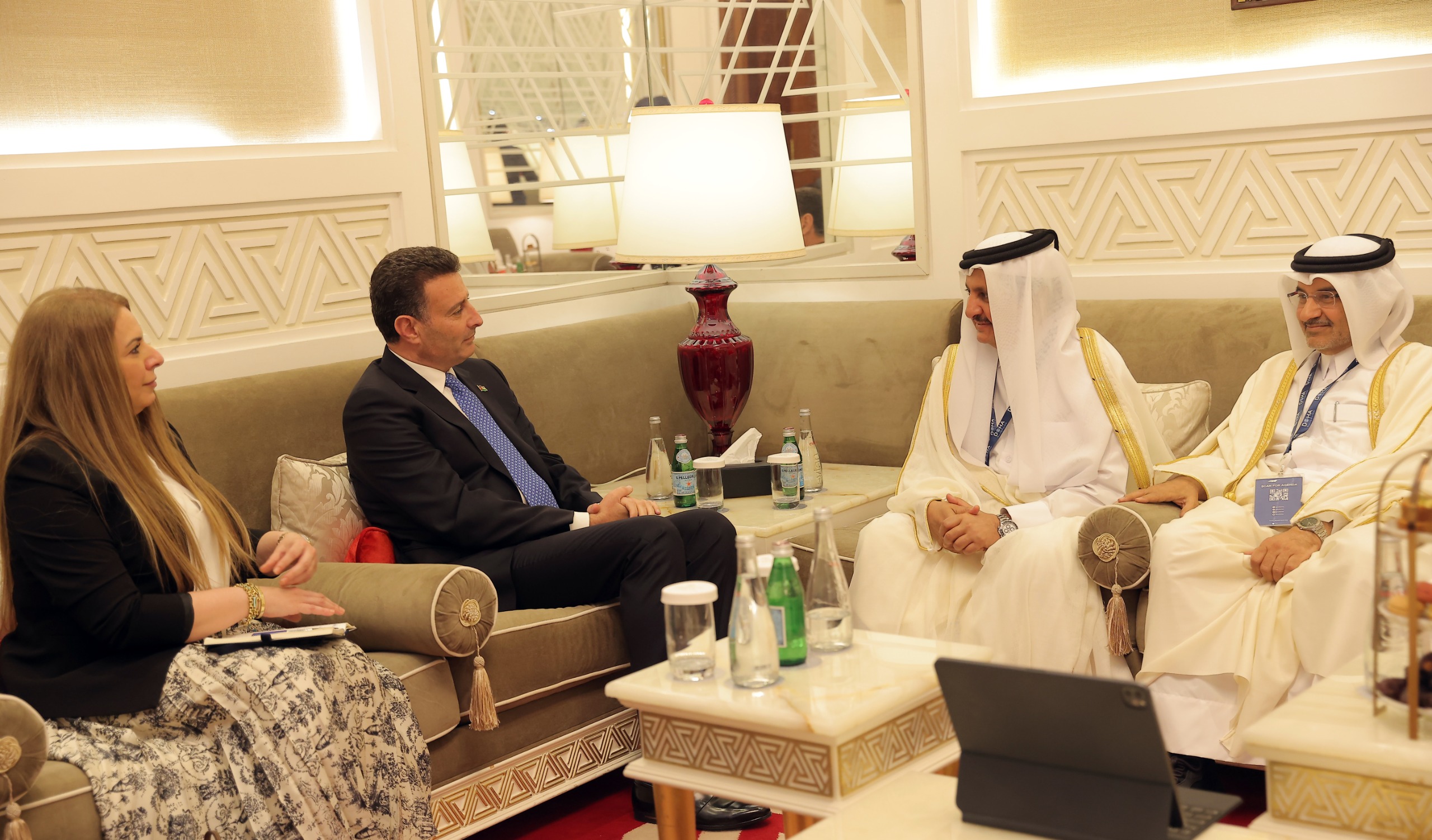 الصفدي ورئيس غرفة تجارة قطر يؤكدان أهمية تعزيز التعاون التجاري والاستثماري المشترك