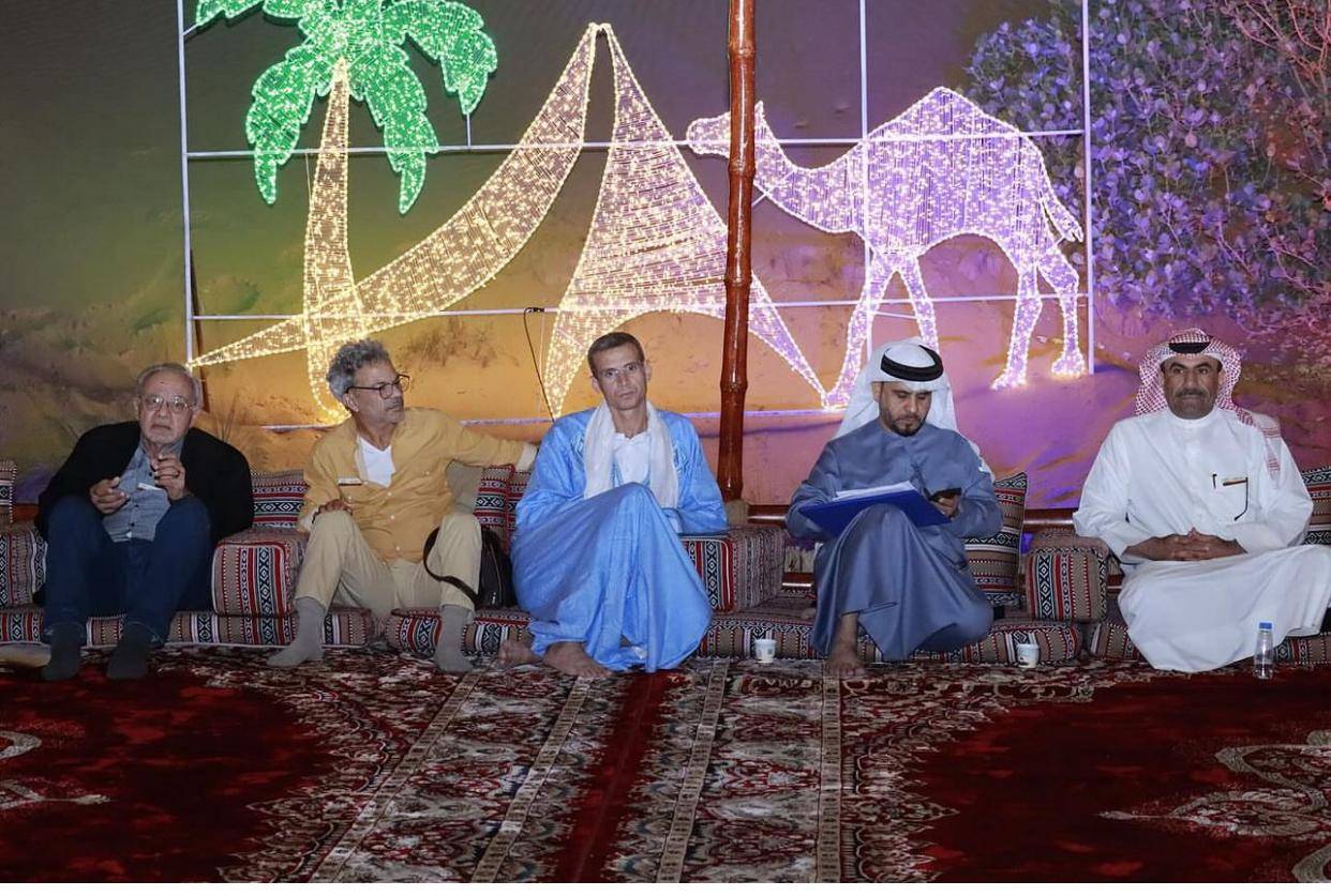 في اليوم الثاني لـ «الشارقة للمسرح الصحراوي» «أولاد العالية» الموريتاني: الفن رسالة سلام