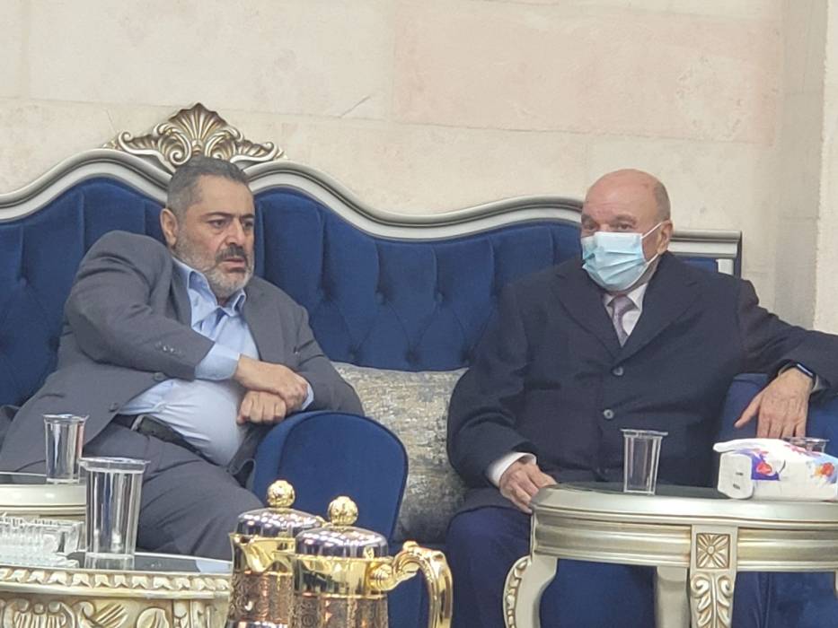 رئيس مجلس الاعيان فيصل الفايز يقدم التعزية الى عشائر المومني