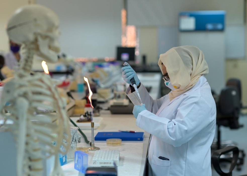 جامعة سانت جورج تقدم منها الدروس الحصرية لخريجي الجامعة الأمريكية في الشارقة لدراسة الطب
