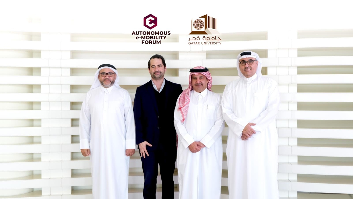 جامعة قطر وإرنست آند يونغ توقّعان اتفاقية شراكة مع منتدى النقل الكهربائي والتنقل ذاتي القيادة
