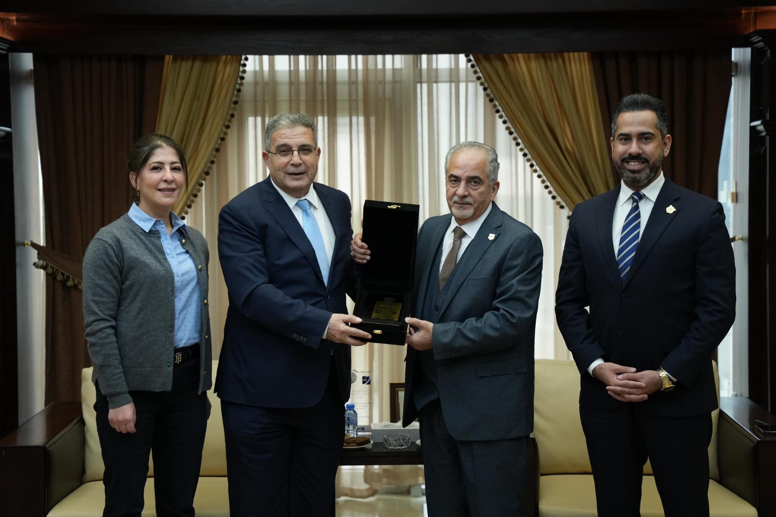 جامعة عمان الأهلية وجامعة أبو ظبي تبحثان التعاون المشترك