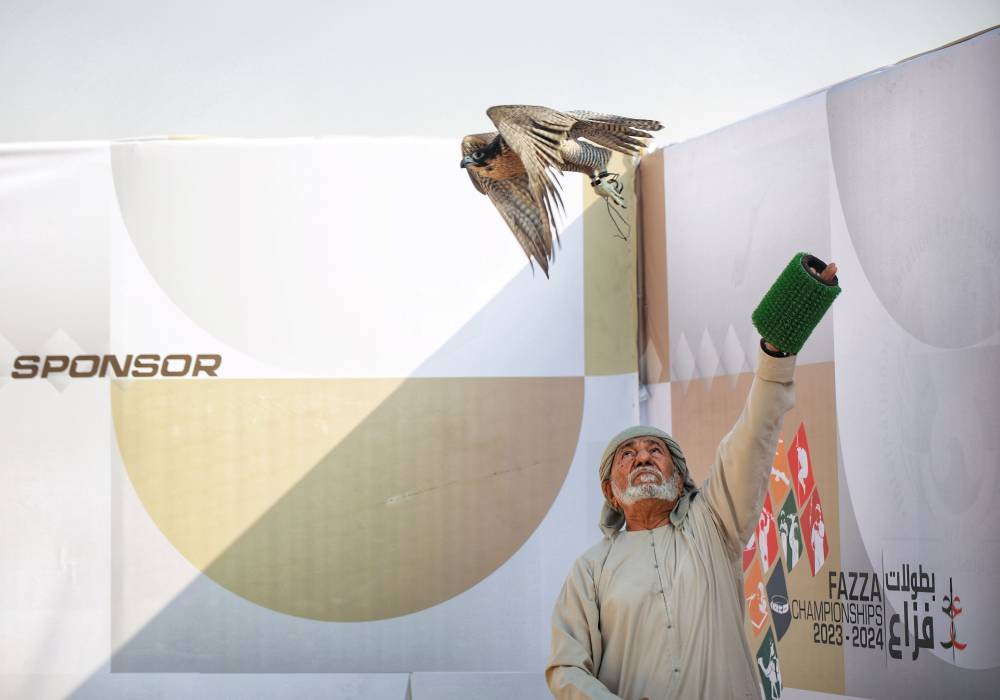 بطولة فزاع للصيد بالصقور تنطلق بمشاركة كبيرة ومنافسات قوية في أشواط العامة مُلاك