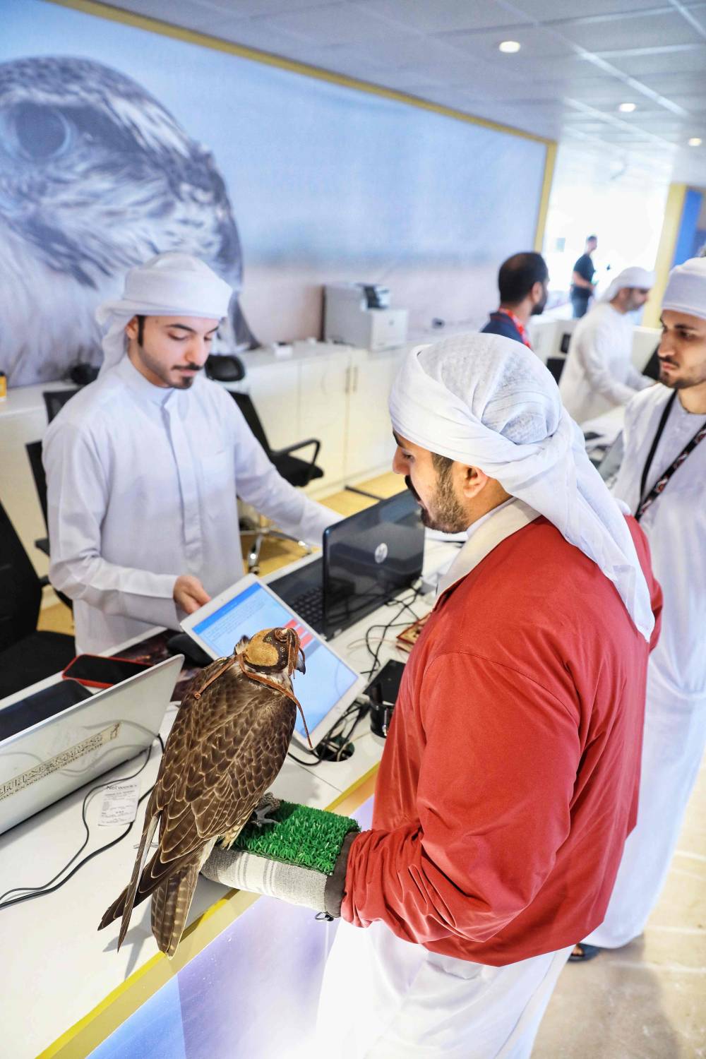 بطولة فزاع للصيد بالصقور تنطلق بمشاركة كبيرة ومنافسات قوية في أشواط العامة مُلاك