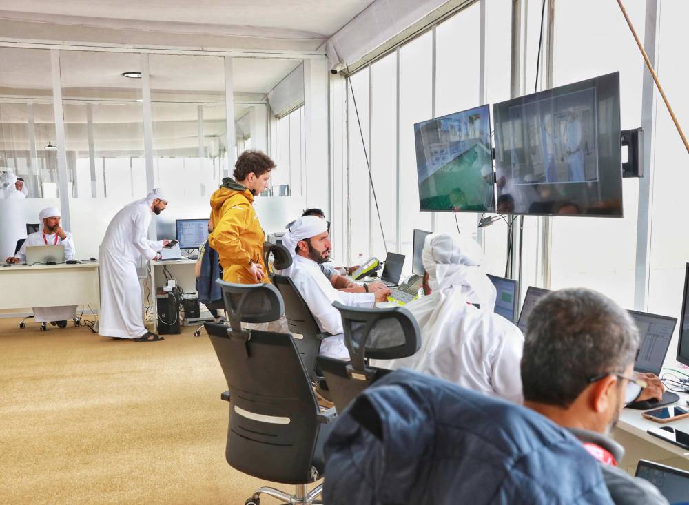 بطولة فزاع للصيد بالصقور تنطلق بمشاركة كبيرة ومنافسات قوية في أشواط العامة مُلاك