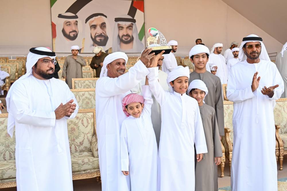 مزاينة الإبل في مهرجان محمد بن زايد لسباقات الهجن تختتم المنافسات بتتويج سن الحول