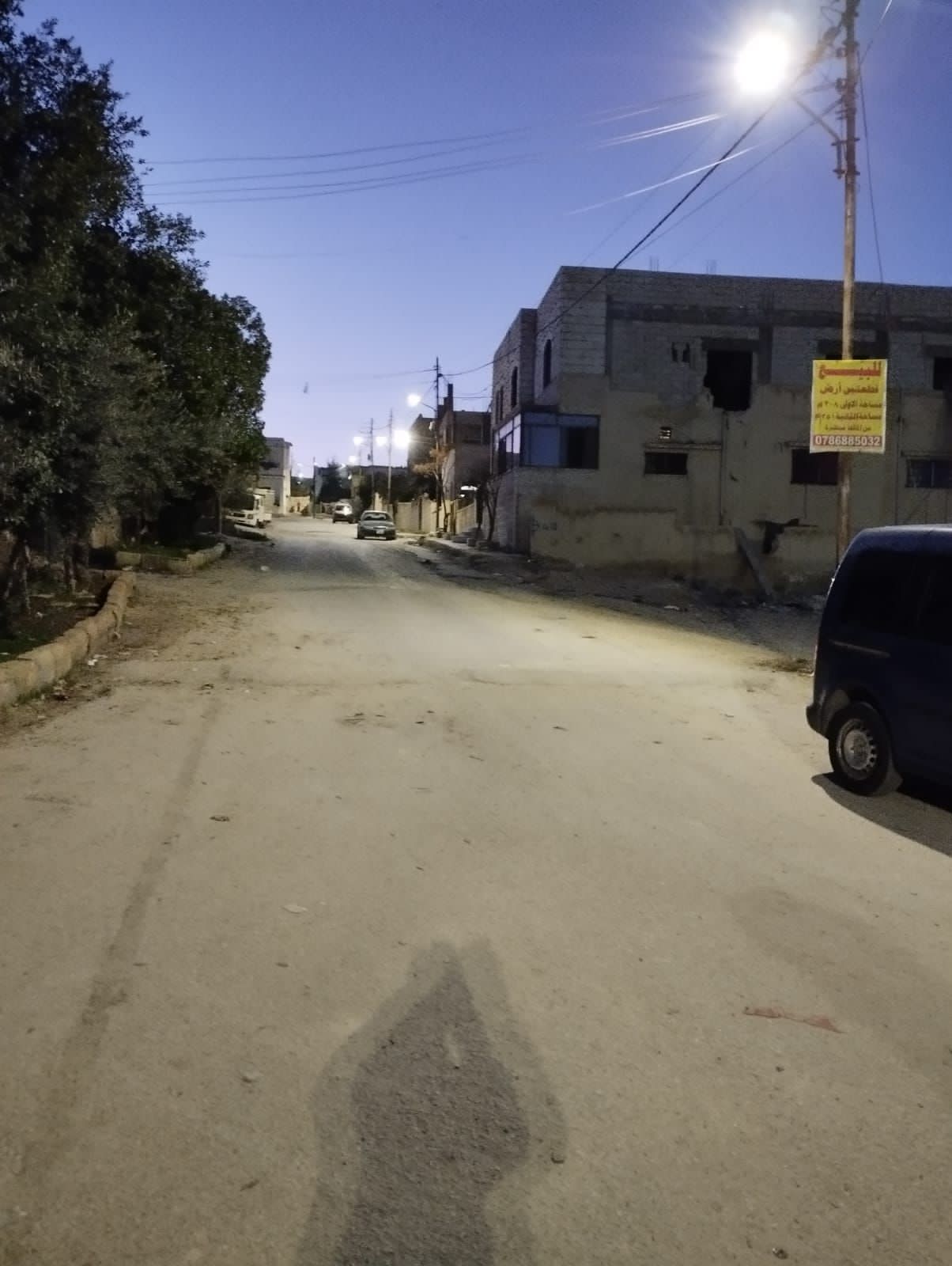 بلدية الزرقاء تباشر باستبدال وحدات الانارة التقليدية بوحدات انارة موفرة للطاقة ( LED   )  في جميع شوارع المدينة 