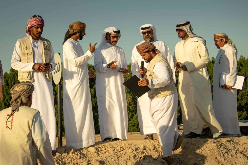 السعيدي يتوّج بالنسخة الأولى لبطولة كاس فزاع للعرضة   دهامة صاحبة أفضل توقيت في بطولة سيف فزاع للزمط عبد الله حمدان بن دلموك: شعبية رياضات الهجن في ازدياد