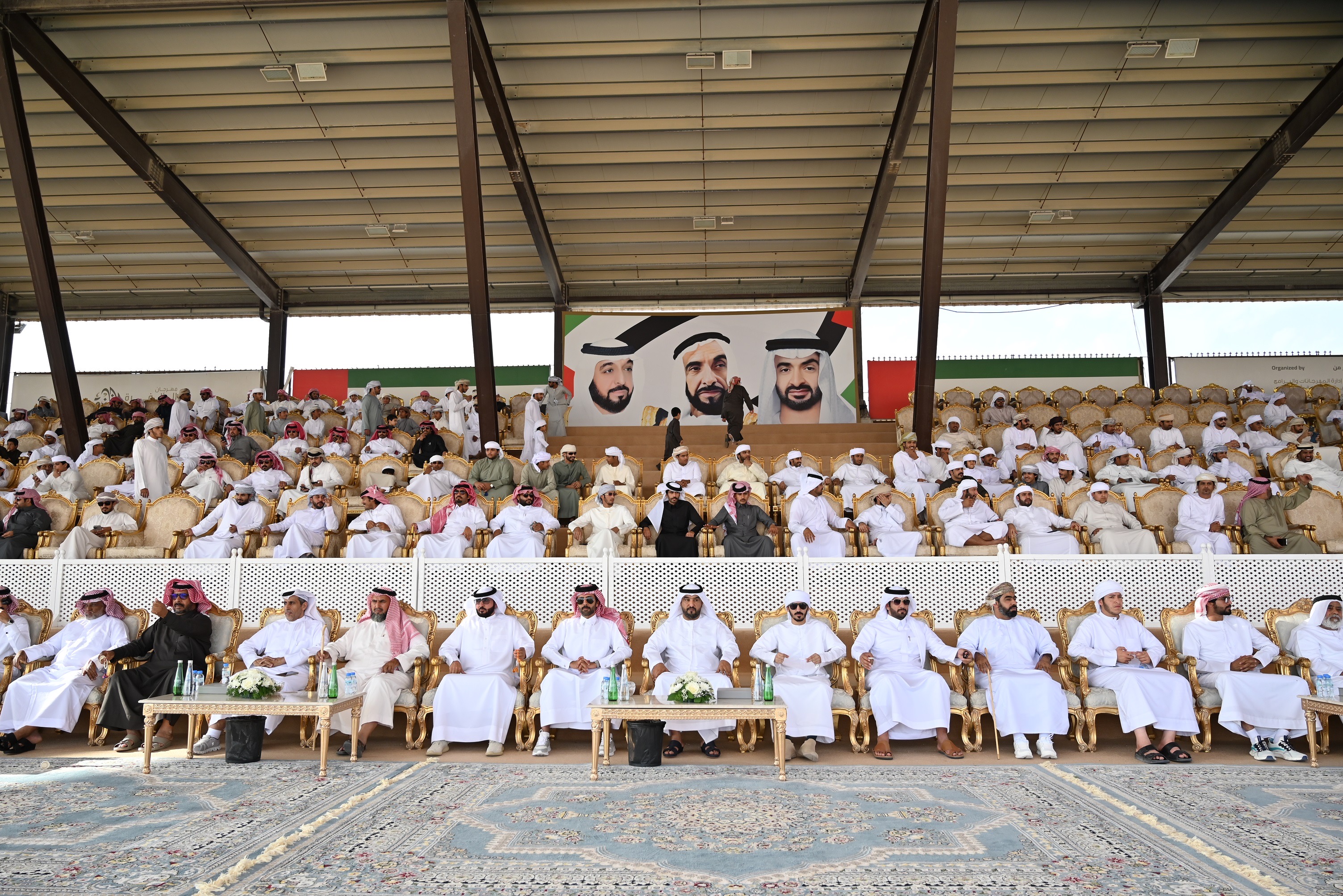 مهرجان الظفرة يتوج الفائزين في مزاينة إبل الحول للمحلياتوالمجاهيم  والوضح والمهجنات الأصايل