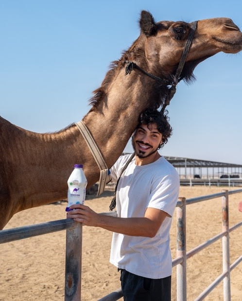 علامة كاميليشيس تطلق هوية بصرية جديدة لمنتجات حليب الإبل