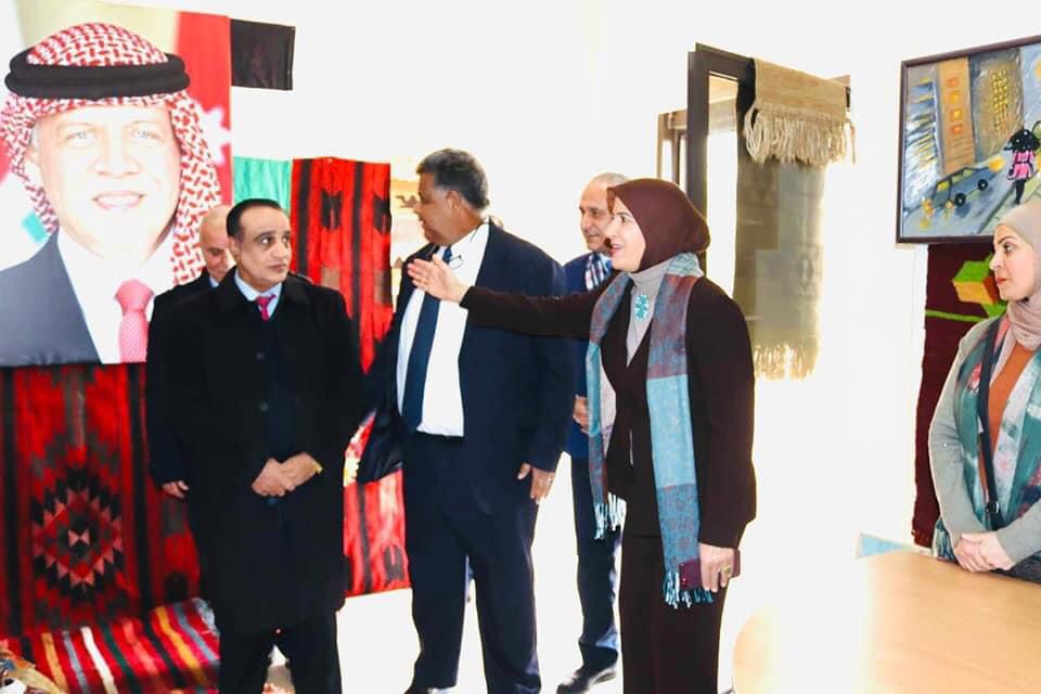 مركز زها الثقافي / ابو علندا يقيم احتفالا بمناسبه عيد ميلاد الملك