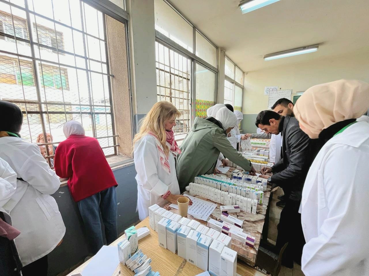 بنك الدواء وصيدلة اليرموك يُنظمان يوماً طبياً إحتفالاً باليوبيل الفضي لجلالة الملك