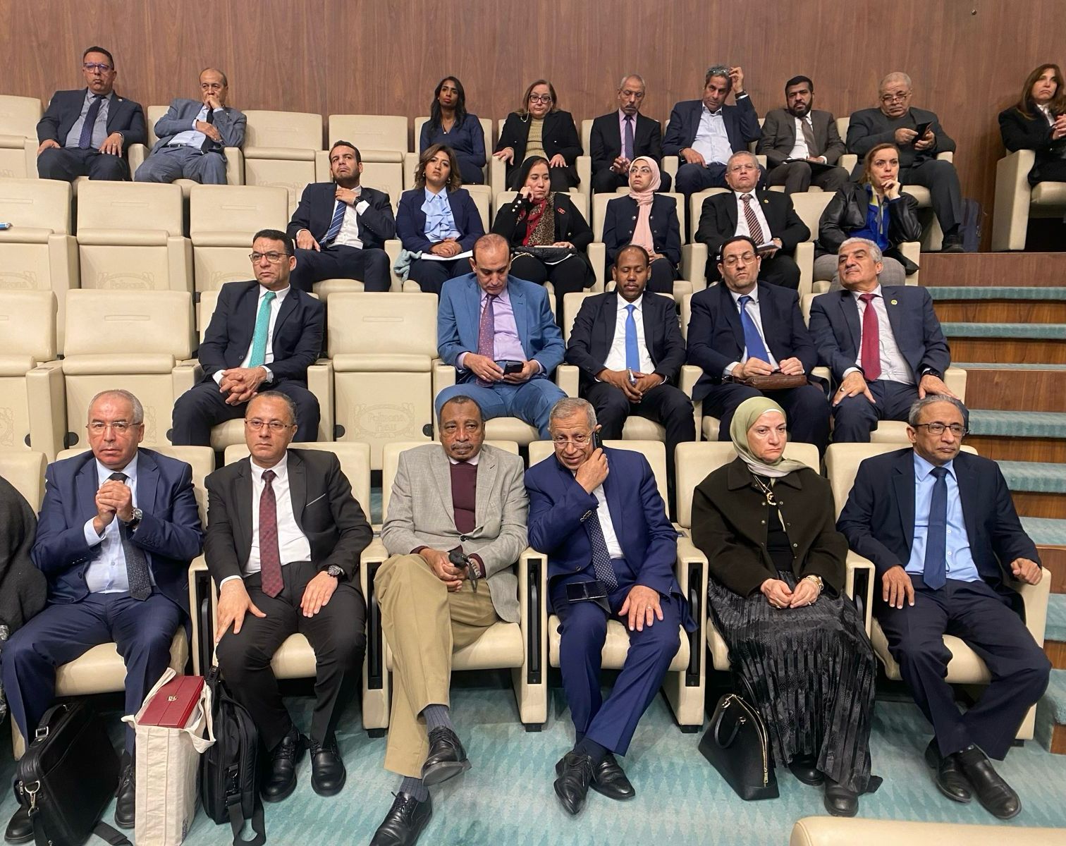 معالي البروفيسور الدخيري يشارك في اجتماع الدورة الوزارية 113 للمجلس الاقتصادي والاجتماعي العربي