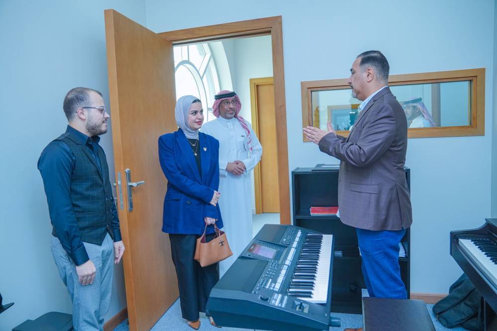 وفد من وزارة شؤون الشباب البحرينية يطّلع على الدور الريادي لــ مؤسسة ربع قرن في تعزيز قدرات الأطفال والشباب