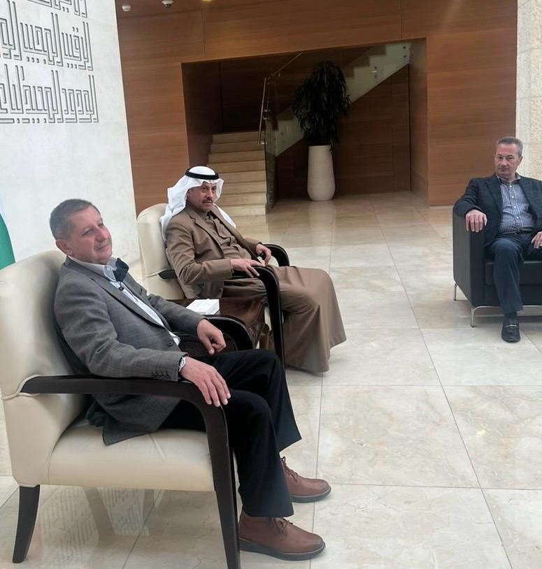 سفير السعودية لدى الأردن استقبل الفريق الأردني المشارك بكرنفال السيارات التراثية والكلاسيكية الدولي الذي سيقام في منطقة القصيم.