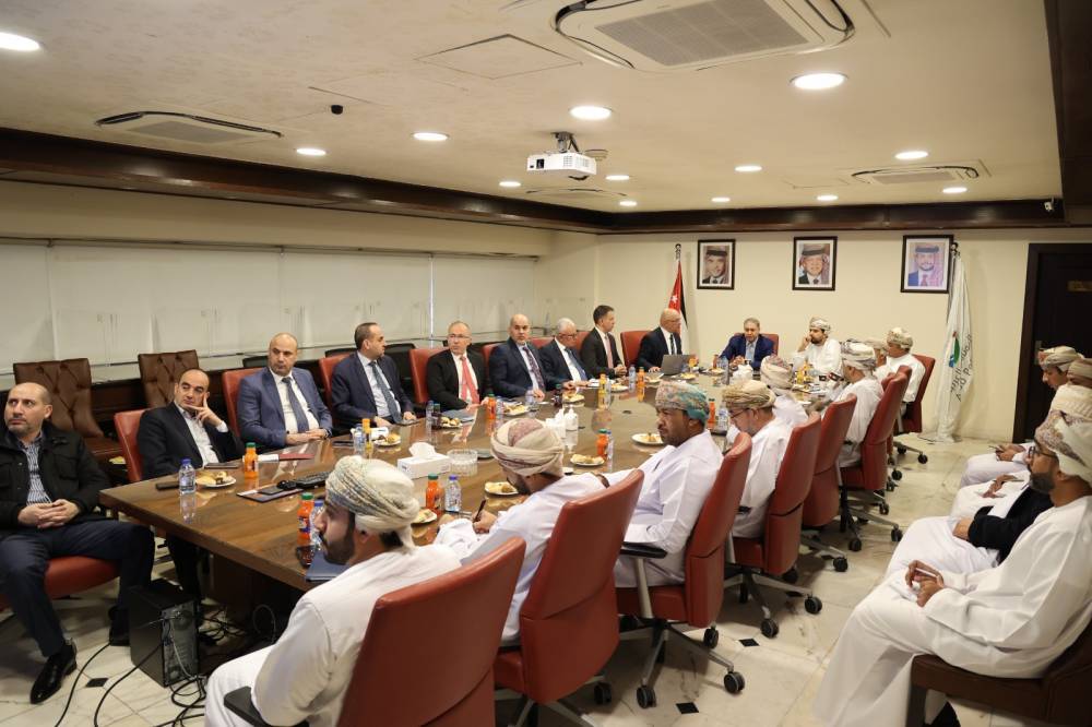 شركة البوتاس العربية ووزارة التجارة والصناعة وترويج الاستثمار في سلطنة عُمان تبحثان تعزيز الفرص الاستثمارية والتكاملية المستقبلية في قطاعي الأسمدة والتعدين 