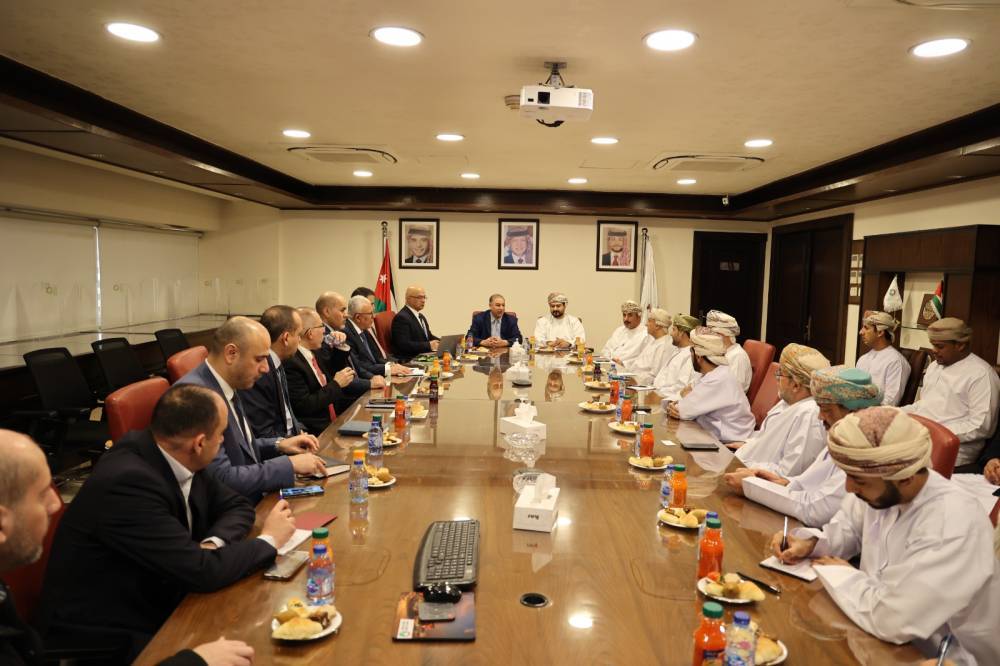 شركة البوتاس العربية ووزارة التجارة والصناعة وترويج الاستثمار في سلطنة عُمان تبحثان تعزيز الفرص الاستثمارية والتكاملية المستقبلية في قطاعي الأسمدة والتعدين 