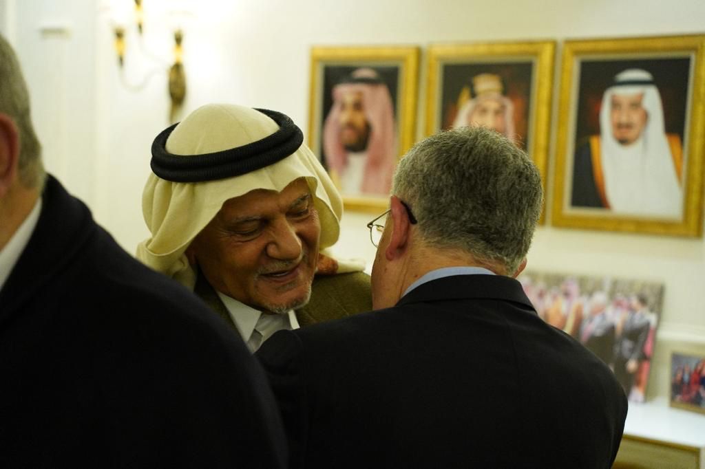 السفير السعودي لدى الاردن يقيم مأدبة عشاء تكريمًا لصاحب السمو الملكي الأمير تركي الفيصل