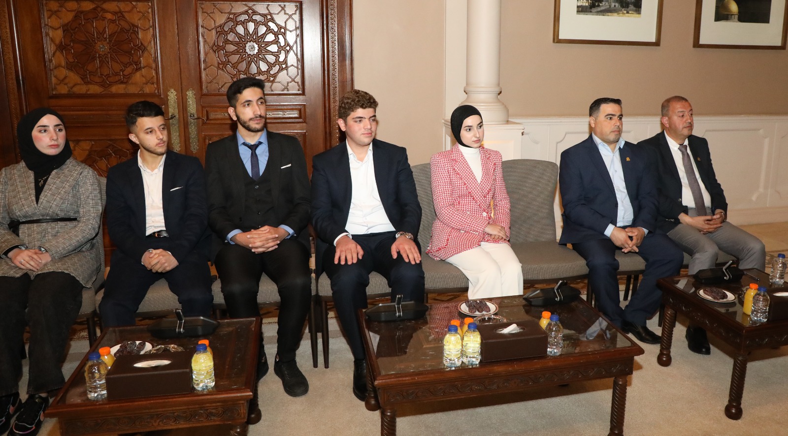 رئيس الديوان الملكي الهاشمي يلتقي وفدا من جامعة اليرموك
