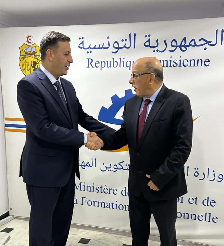 وزير التشغيل التونسي والسفير الأردني يبحثان تطوير مجالات التعاون المشترك  