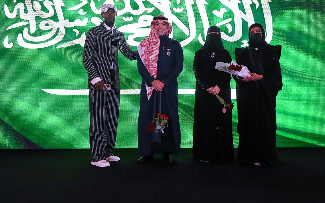 بالصور : نجاح مصممة الأزياء المبدعة نورة آل جميح في إقامة أول عرض أزياء لها بمدينة جدة