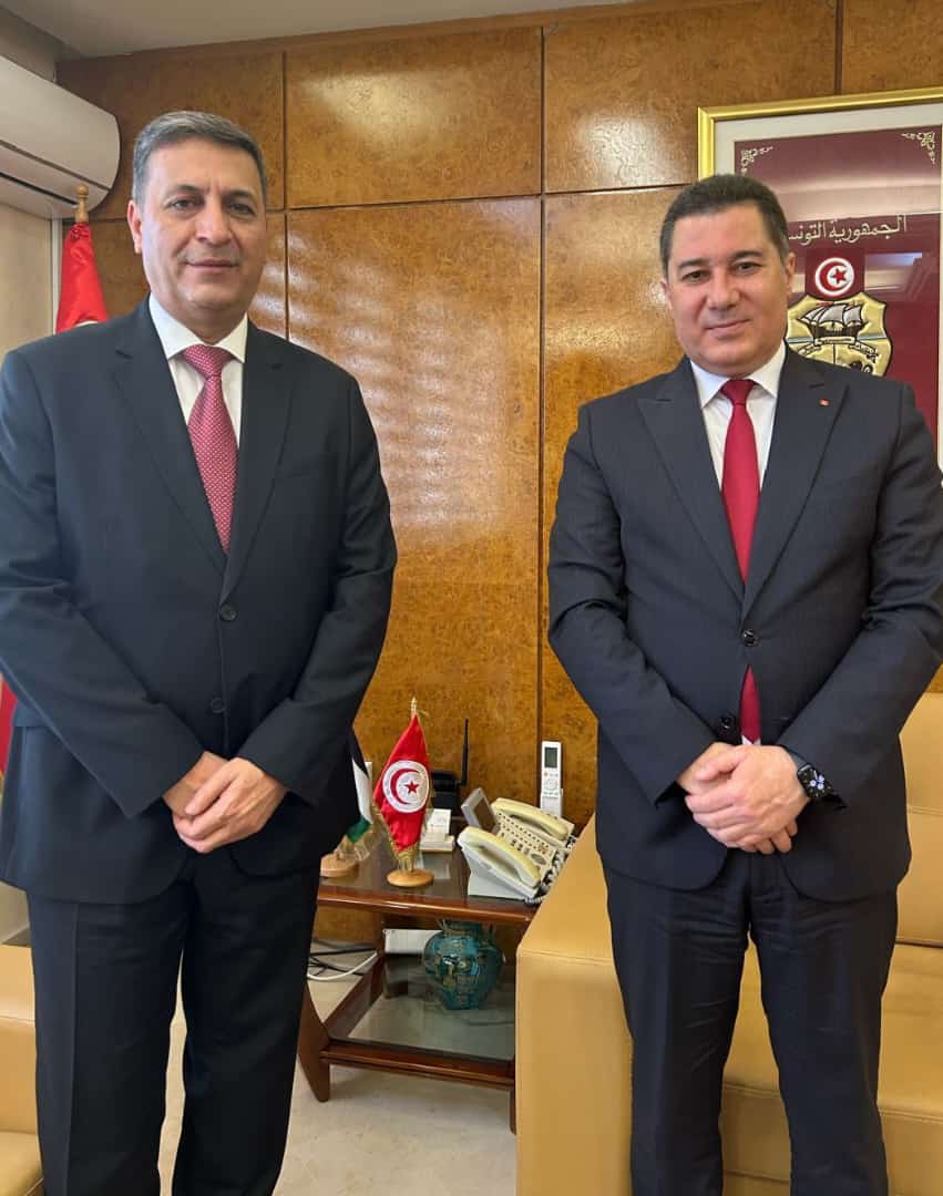 وزير النقل التونسي يبحث مع السفير الأردني تعزيز التعاون المشترك في مجالات النقل