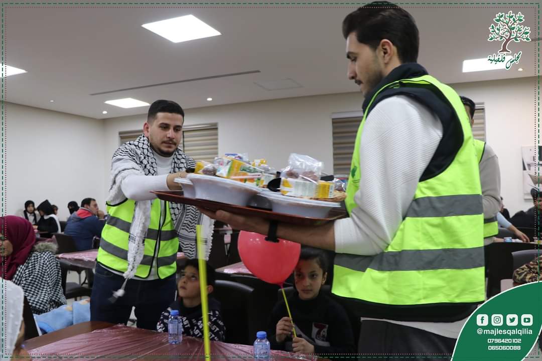 بالصور: مجلس قلقيلية يواصل مبادرة الإفطار الرمضاني الخيرية لليوم السادس من شهر رمضان  