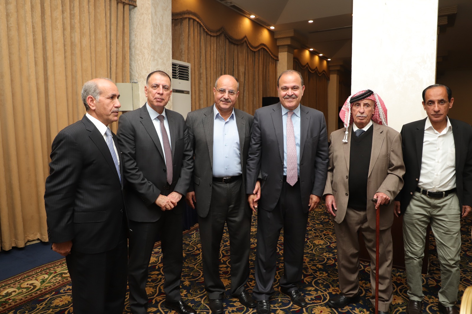 وزير الداخلية مازن الفراية يقيم مأدبة إفطار لوزراء الداخلية السابقين والمحافظين السابقين 