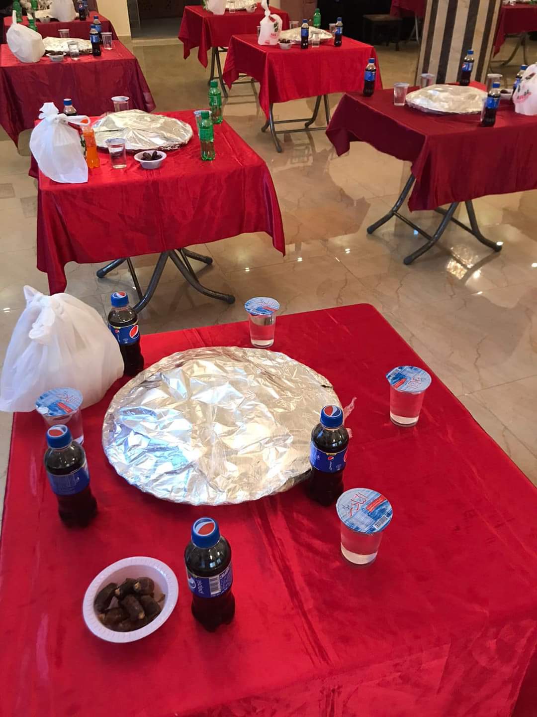 المفرق : جمعية شعلة نشامى البادية تقيم إفطار رمضاني وتوزع طرود الخير على الأسر المستحقة في بلدة الحمراء 