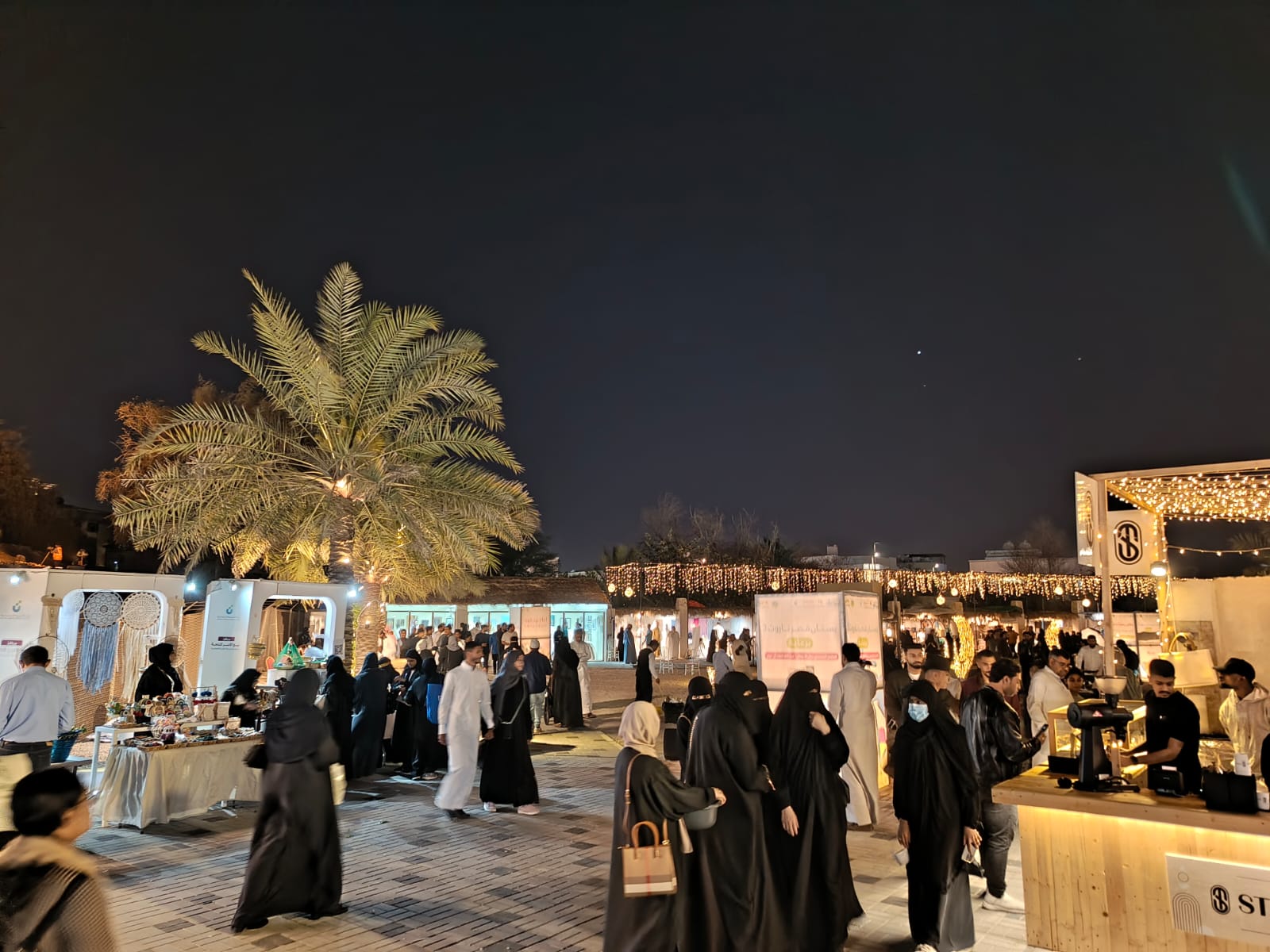 قرقيعان“ بستان قصر تاروت يشهد حضورا كثيفا وسط برامج وأركان متنوعة