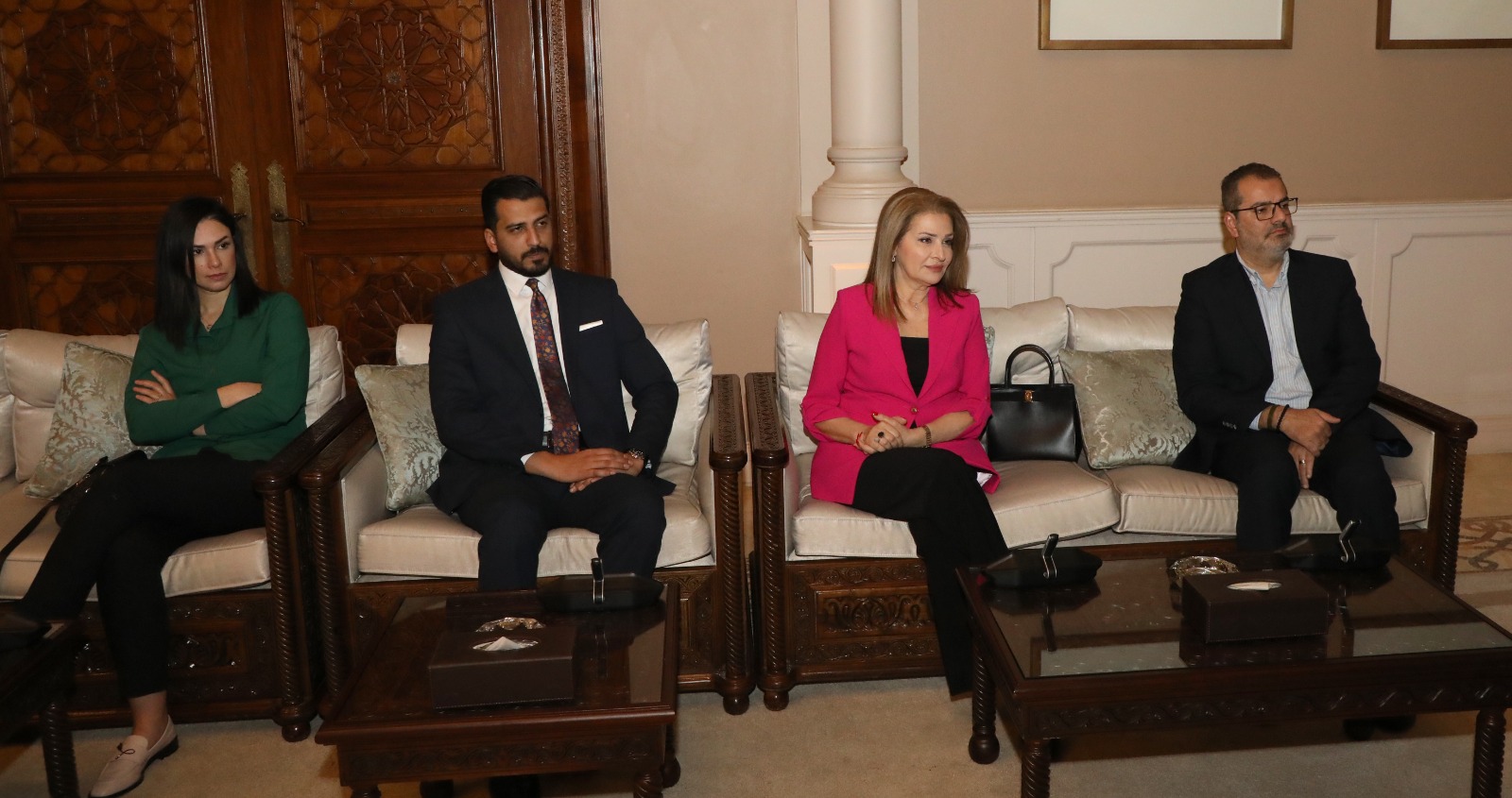 رئيس الديوان الملكي الهاشمي يلتقي إعلاميين ونشطاء تواصل اجتماعي