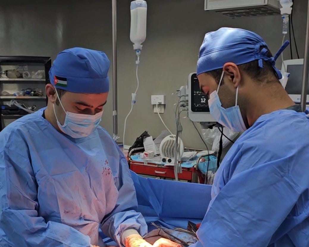 الطواقم الطبية في المستشفى الميداني الأردني غزة/77 تجري عمليات جراحية نوعية لعدد من المرضى