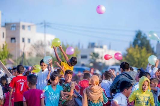 أجواء العيد عابقة بالبهجة والسرور وتطهير القلوب