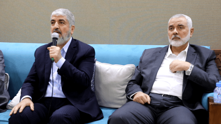 خالد مشعل من بيت عزاء أبناء هنية : القادة مع الشعب صف واحد في غزة وندفع الثمن معا