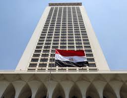 بيان: مصر قلقة من التصعيد الإيراني الإسرائيلي وتطالب بضبط النفس