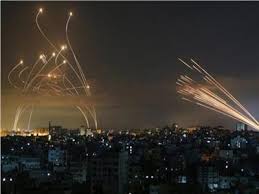 إسرائيل تطلق صفارات الإنذار في مواقع بالجنوب وأجزاء بالضفة الغربية