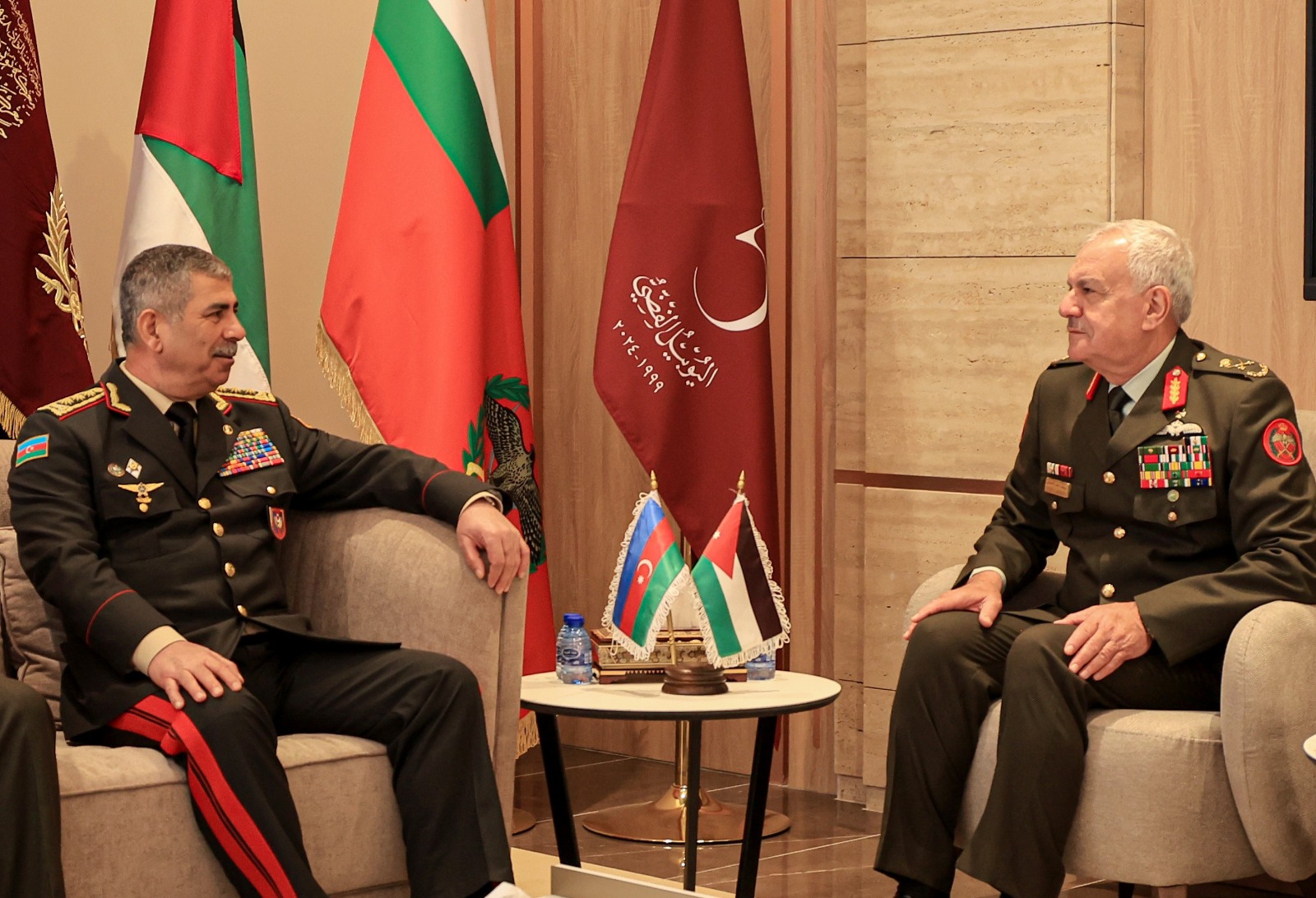 رئيس هيئة الأركان المشتركة يستقبل وزير دفاع جمهورية أذربيجان