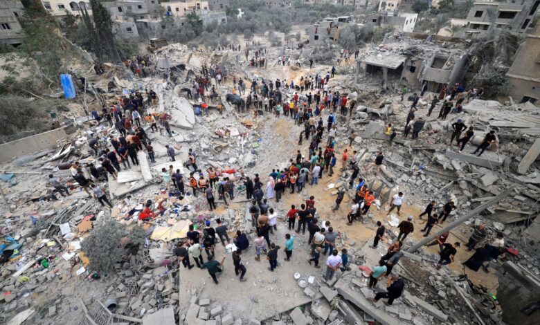 الأورومتوسطي: الجيش الإسرائيلي يبث أصواتا ترهيبية لاستدراج المدنيين وقتلهم بمخيم النصيرات