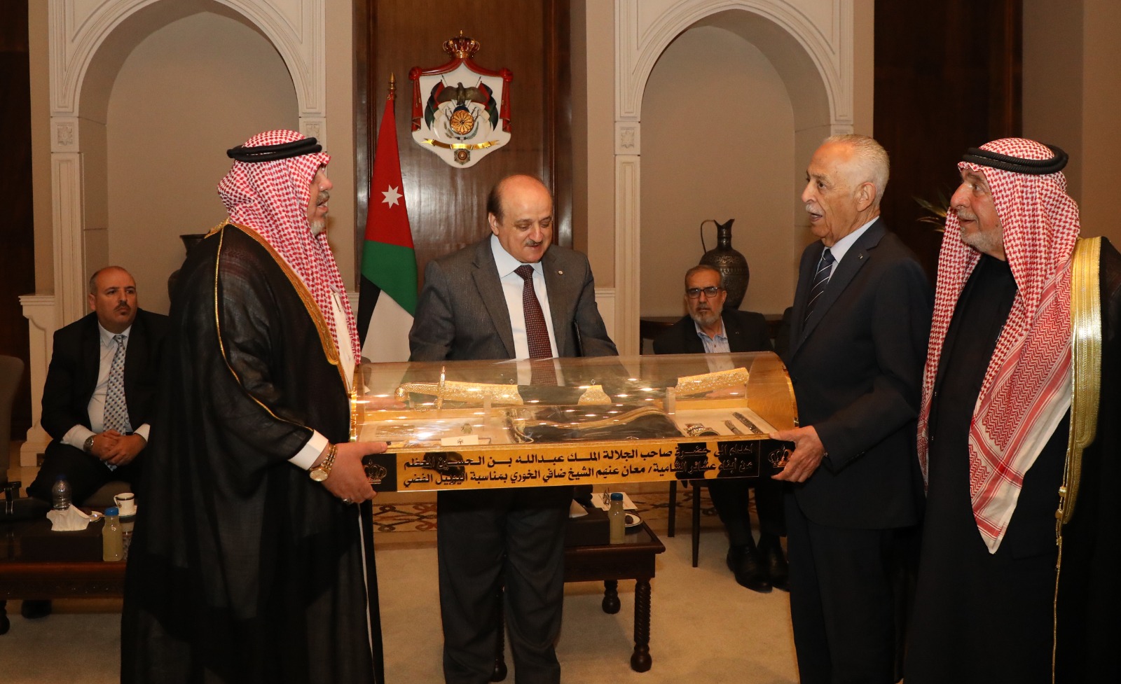 رئيس الديوان الملكي يلتقي وفدين من أبناء معان وملتقى النشامى للجالية الأردنية حول العالم