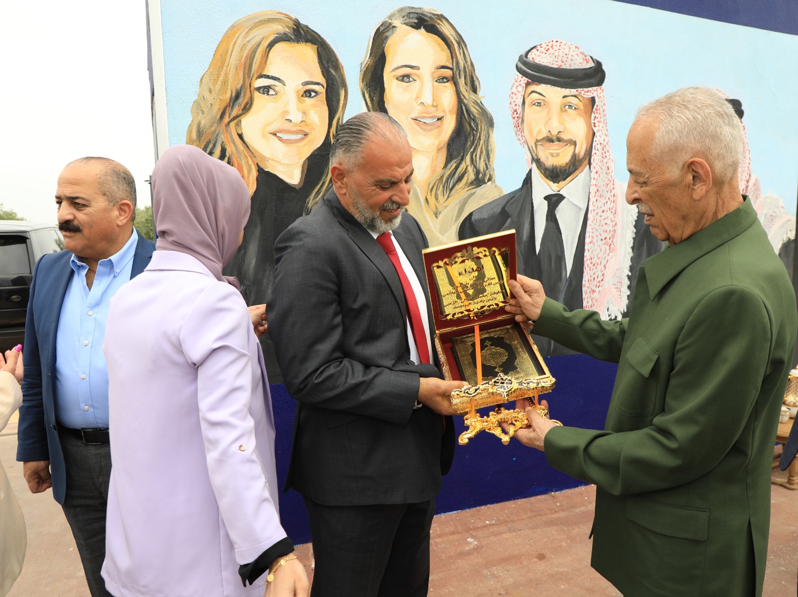 رئيس الديوان الملكي يفتتح مشاريع مبادرات ملكية في محافظة إربد