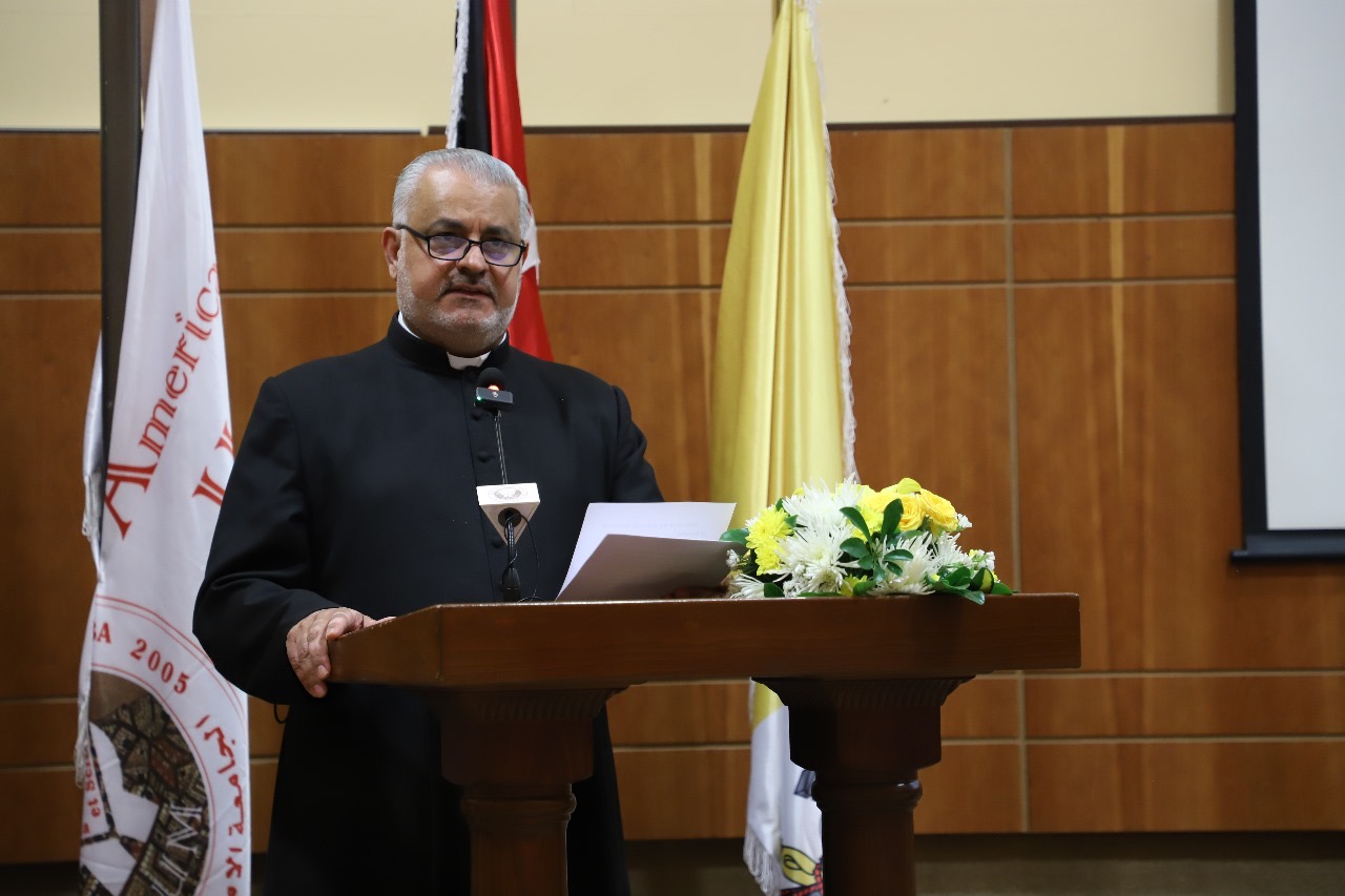 السفير الفاتيكاني لدى الأردن يزور الجامعة الأميركّية في مادبا￼