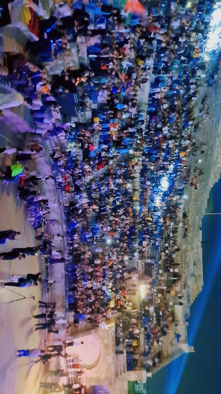 حشد جماهيري يؤازر صوت الأردن الفنان عمر العبداللات في حفله الخيري دعماً لمرضى السرطان في الأردن وغزة