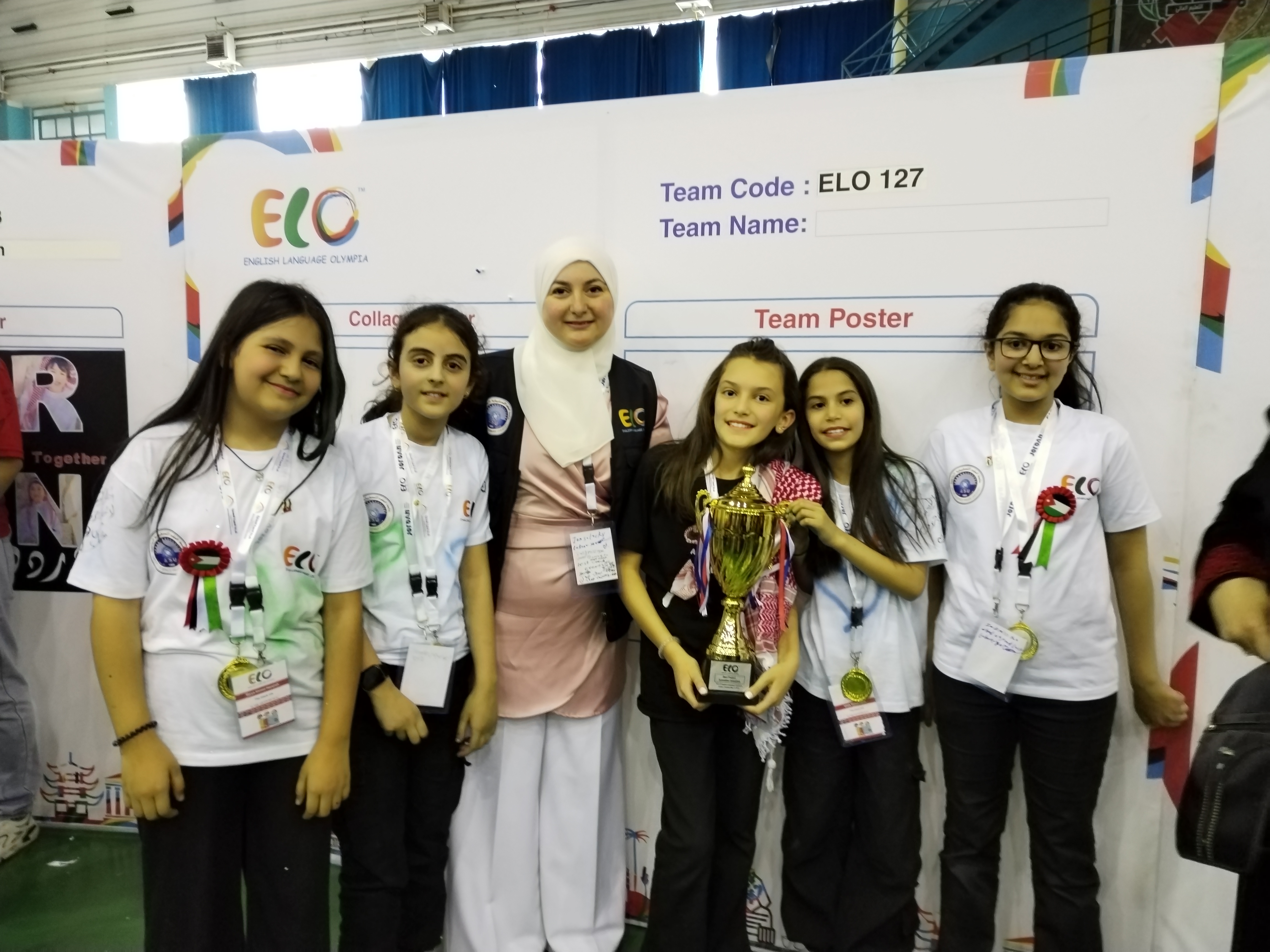 شارك فريقين من طالبات مدارس النظم الحديثة بنات في المسابقة العالمية الـ ELO.