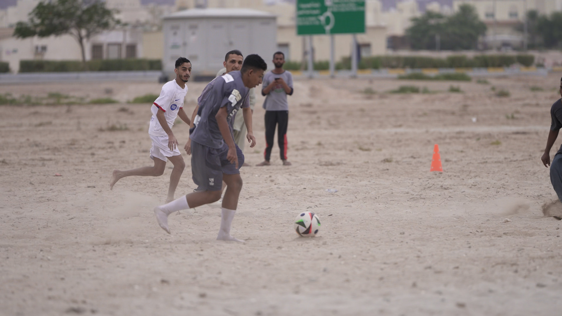 مهرجان دلما التاريخي يتوج الفائزين ببطولات الدراجات الهوائية وكرة القدم للناشئين وتنس الريشة للنساء