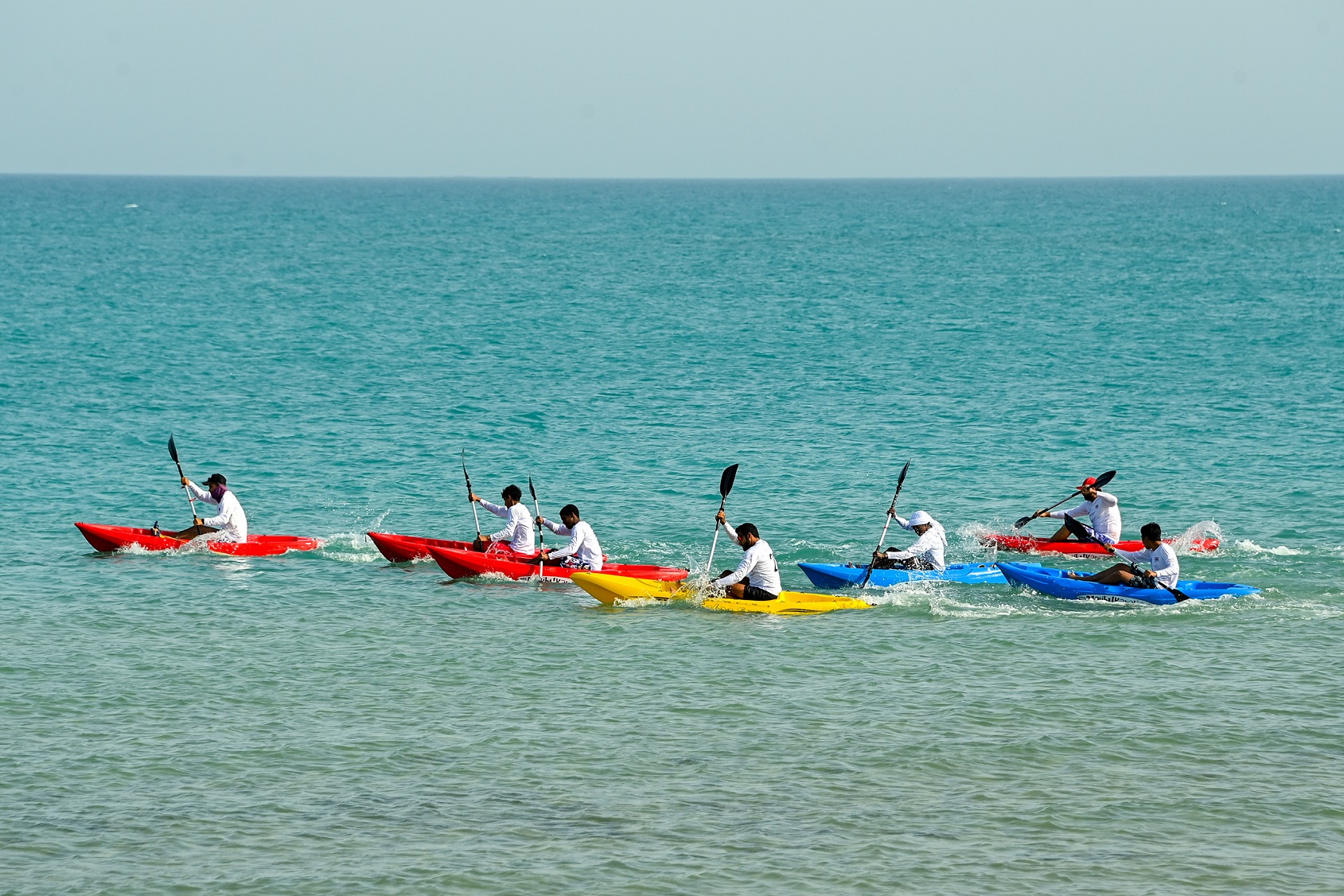 مشاركة واسعة في بطولات القدم الشاطئية والسباحة والكاياك بـ مهرجان دلما التاريخي