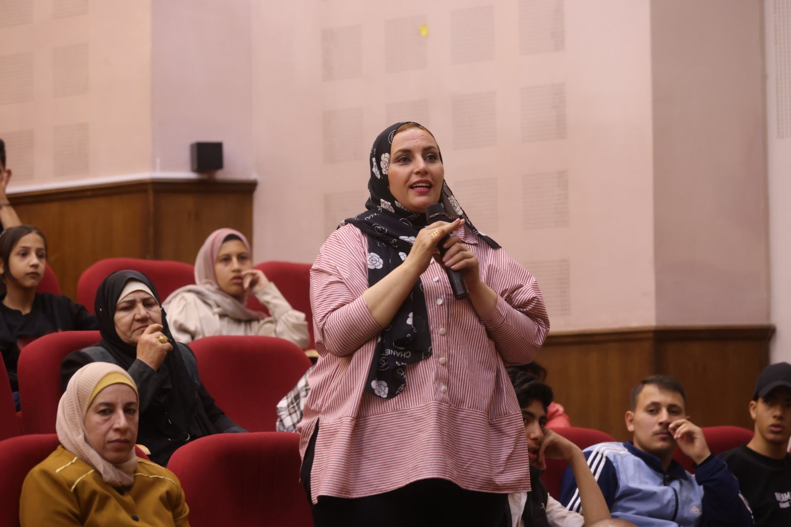 وزير الشباب يطلق اللقاءات التعريفية بجائزة الحسين بن عبدالله الثاني للعمل التطوعي في دورتها الثانية.